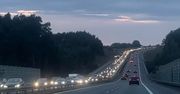Nad morzem już się zaczęło. Korki, tłumy na peronach. "Masakra"