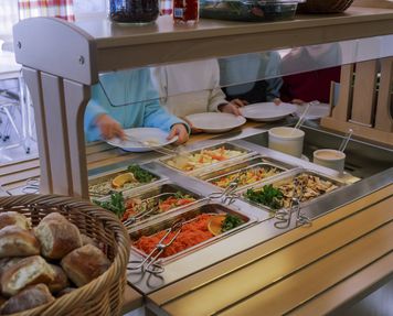 Obowiązkowa w każdej stołówce szkolnej w Polsce. Na czym polega dieta planetarna?