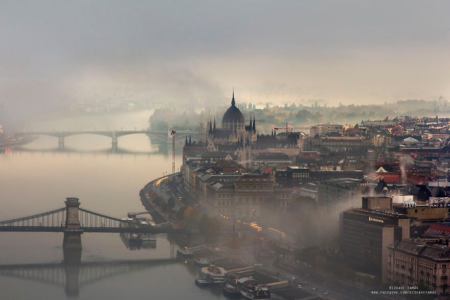 Fotograf potrzebował aż 4 lat, by zrobić niesamowite zdjęcia Budapesztu pogrążonego we mgle 9