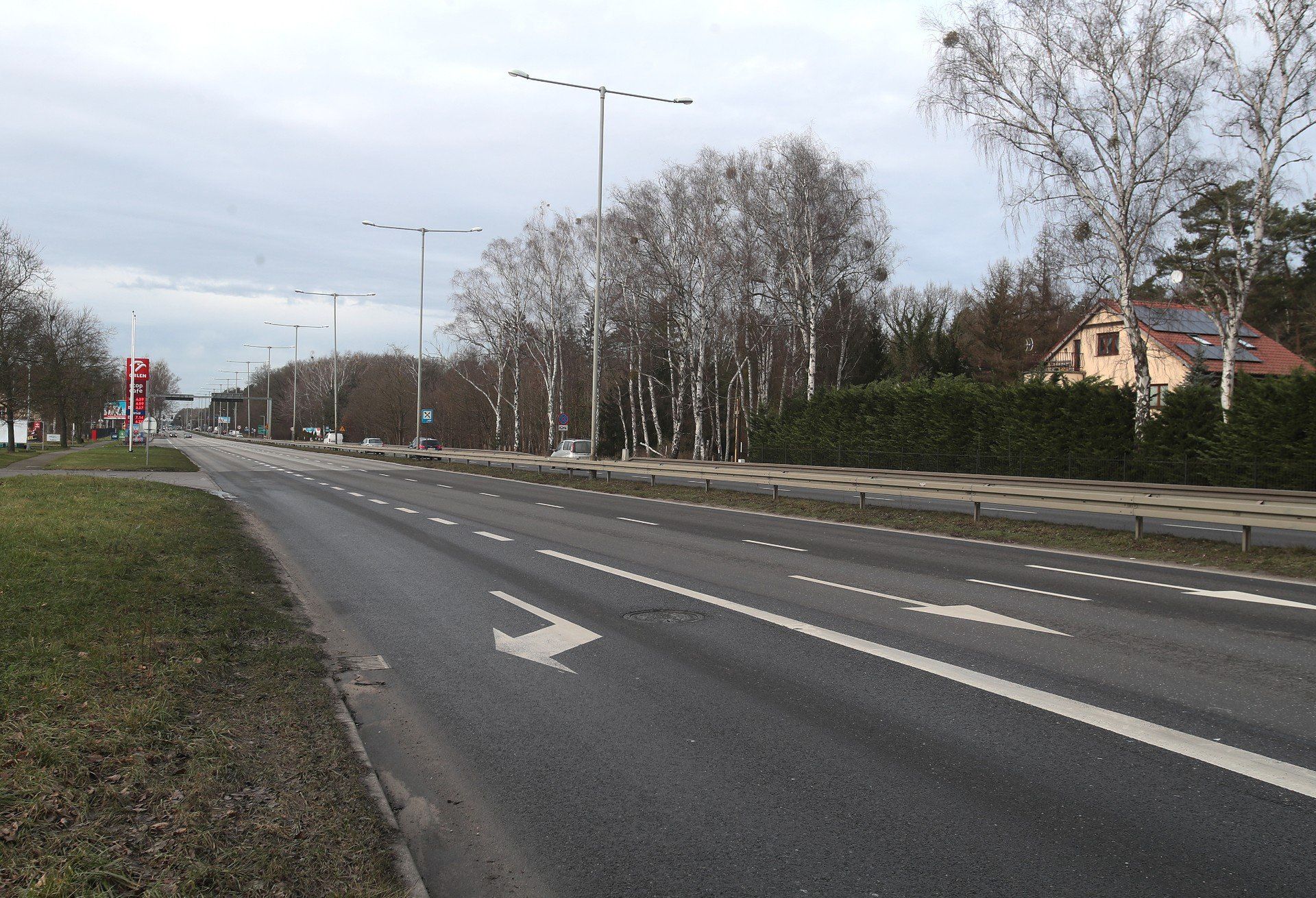 Inwestycja obejmuję budowę odcinka S10 o długości 4,4 km omijającego od północy szczecińskie osiedle Płonia. Trasa pozwoli na wyprowadzenie tranzytu z obszaru zabudowanego na terenie miasta Szczecin, na którym jest szereg skrzyżowań i przejść dla pieszych