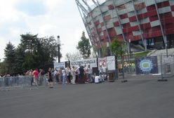 Fani Madonny od kilku godzin koczują pod Stadionem!