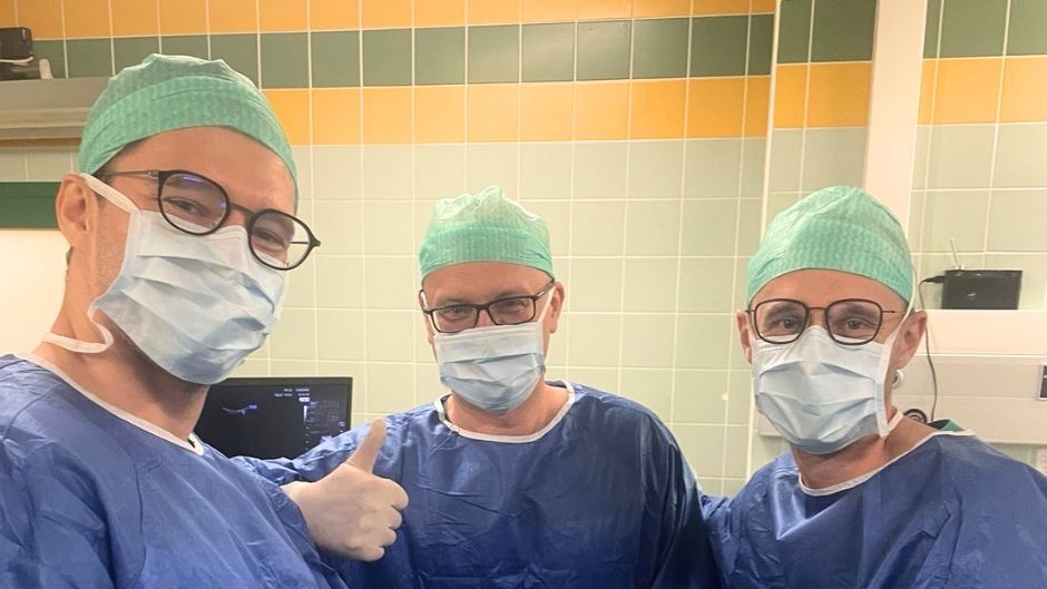 Niezwykła operacja w Poznaniu. Ratowali bliźnięta jeszcze w łonie mamy