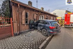 Dramat w Skierniewicach. Samochód wbił się w dom