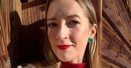 Lara Gessler w mundurze dostała mandat? Pod jej cukiernią było dziś gorąco