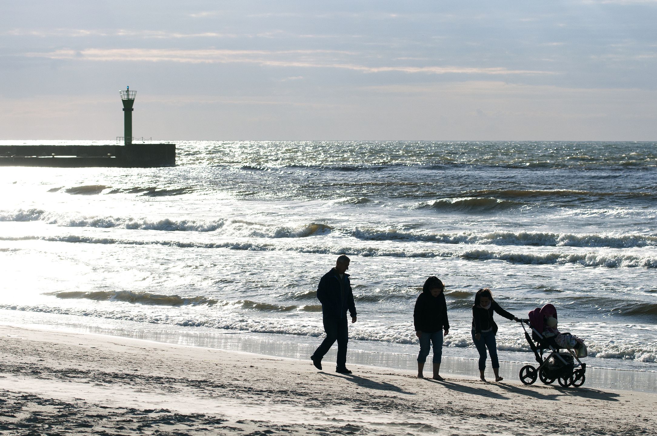Pogoda plaża bałtyk wakacje fale morze wakacje Polska