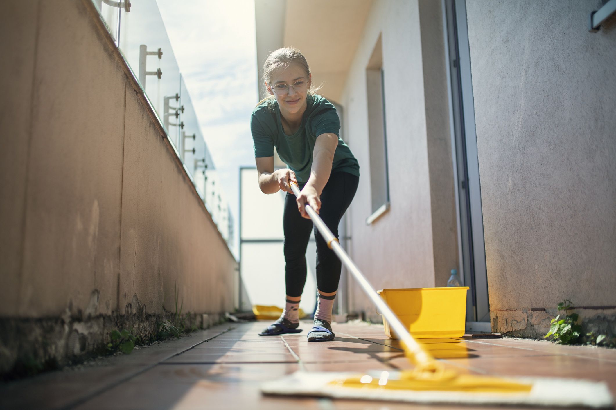 Teenage girl cleaning balcony
Little boy and a teenage girl are cleaning the kitchen. Kids are sweeping under the table.
Nikon D850
Imgorthand
775501089, creativecontentbrief