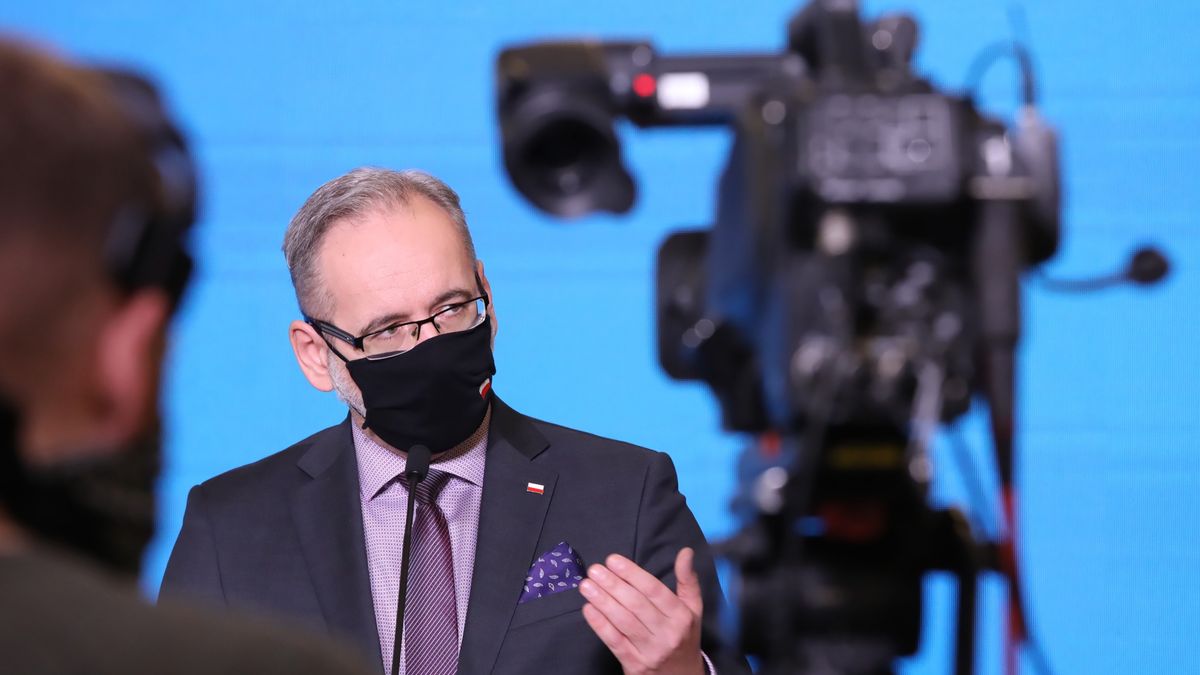 Odmrażanie gospodarki najwcześniej w grudniu. PAP/Tomasz Gzell