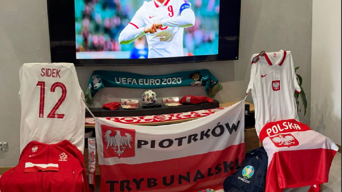 Ołtarz kibica reprezentacji Polski (twitter.com)