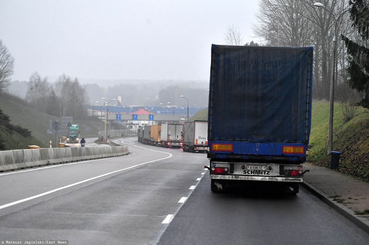Trudna sytuacja na granicy z Polską. Ukraiński premier reaguje