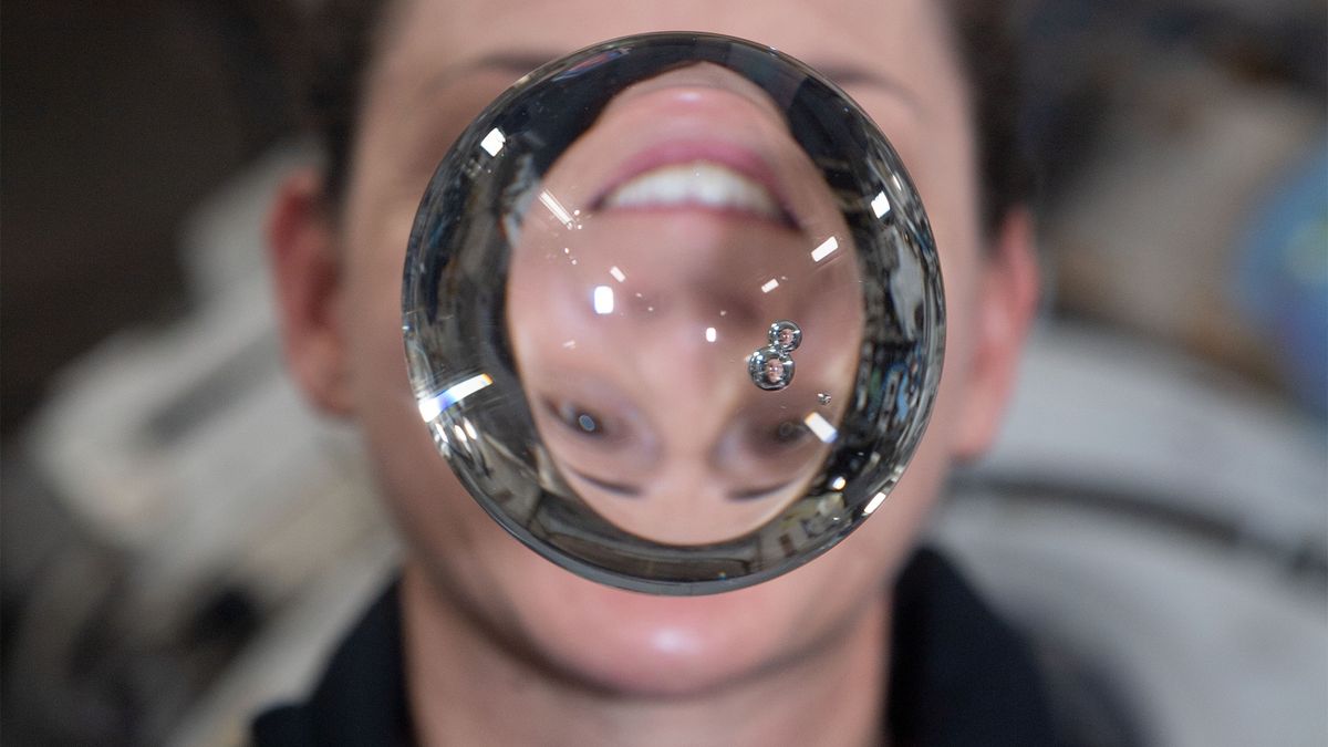 Nicole Mann na zdjęciu z ISS.