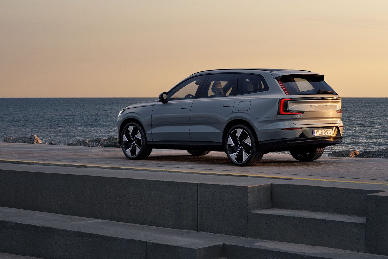 Volvo EX90