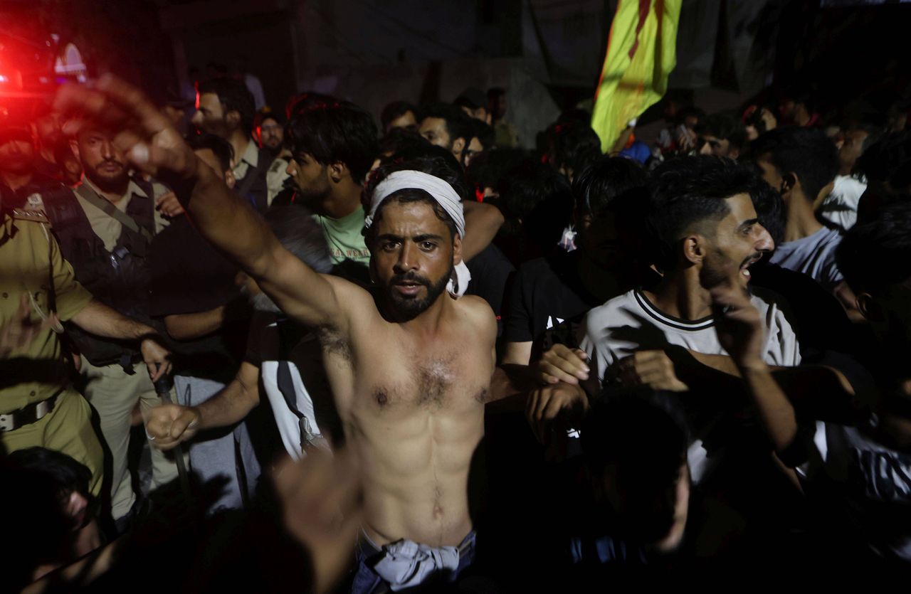 Death of Hezbollah leader sparks massive anti-Israeli rallies