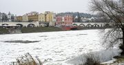 Gorzów: Warta nadal skuta lodem. Poziom rzeki coraz wyższy