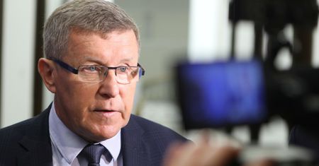 "Przeszkadzają nam w pomocy Ukrainie". Europoseł PiS nie kryje gniewu z powodu decyzji KE
