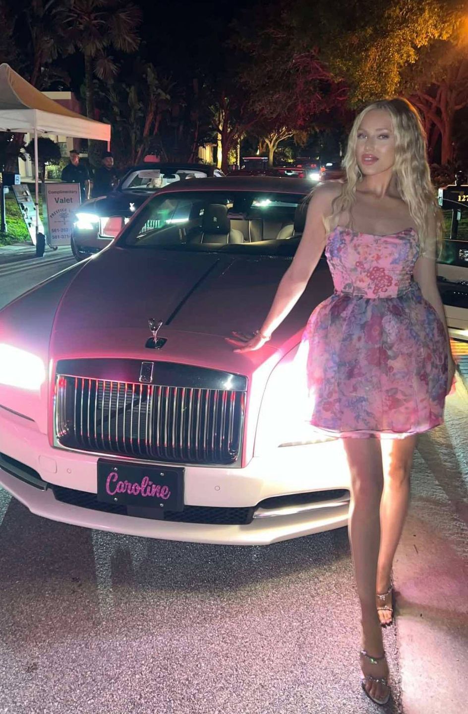 Caroline Derpienski bryluje na imprezie Rolls Royce w Palm Beach