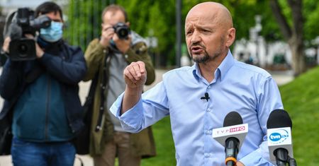 Incydent z senatorem Jackiem Burym. Sprawą zajął się wydział kontroli Komendy Stołecznej Policji