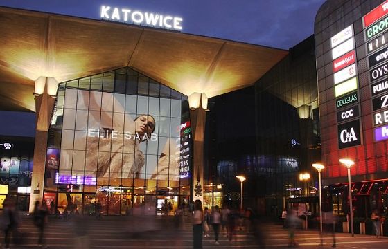 Wielkoformatowe ekrany reklamowe w Warszawie i Katowicach w ofercie Screen Network