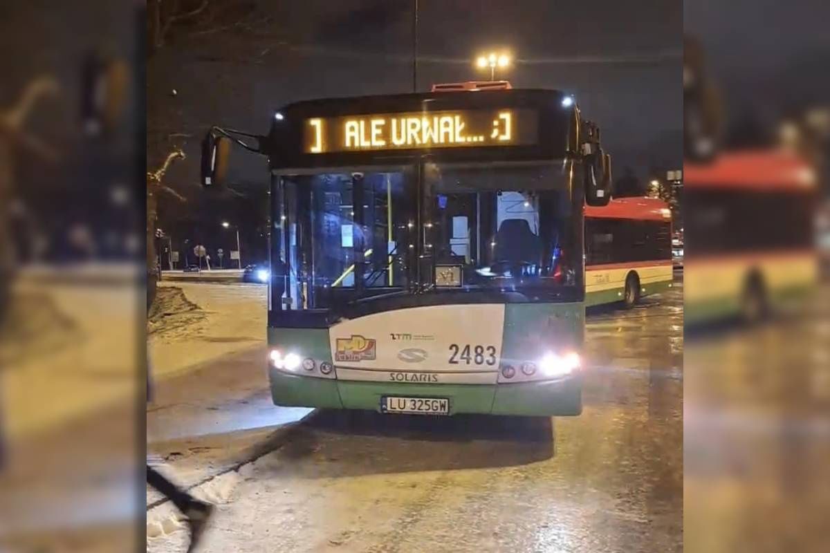 Napis na autobusie: „Ale urwał”