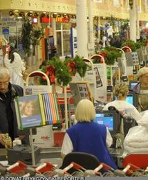 Godziny otwarcia sklepów w wigilię. Handlowcy będą pracować krócej, ale wypłatę dostaną normalną