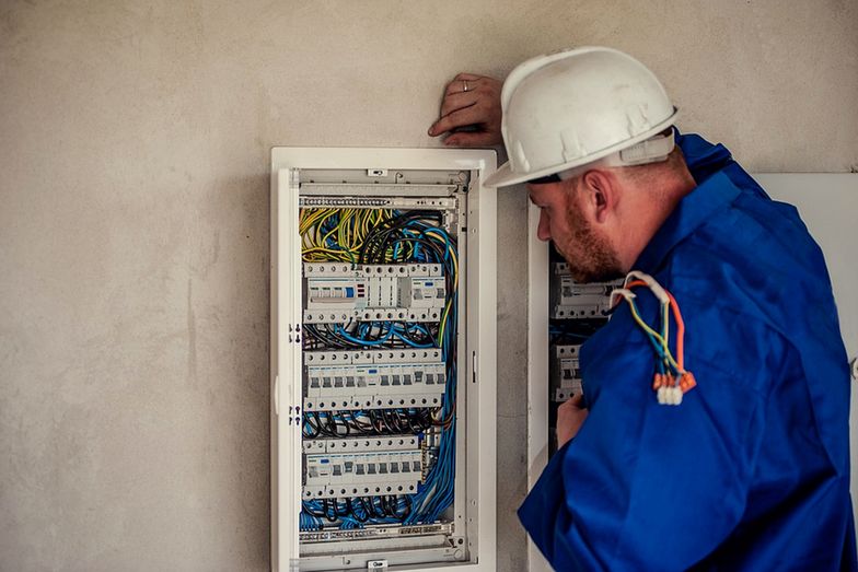 W Lublinie pracę jako elektryk znajdzie z pewnością konserwator instalacji elektrycznych