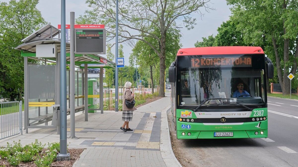 Autobus MPK Lublin na przystanku Węglin Wróbla 02