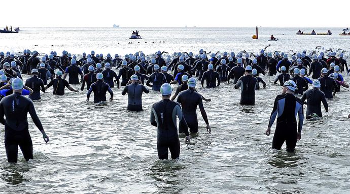 Triathlon: Zawody Singapore T100 - wyścig mężczyzn