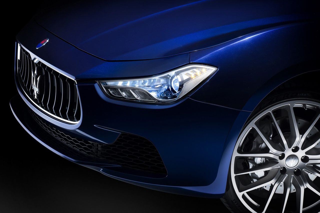 2014-Maserati-Ghibli-91[2]