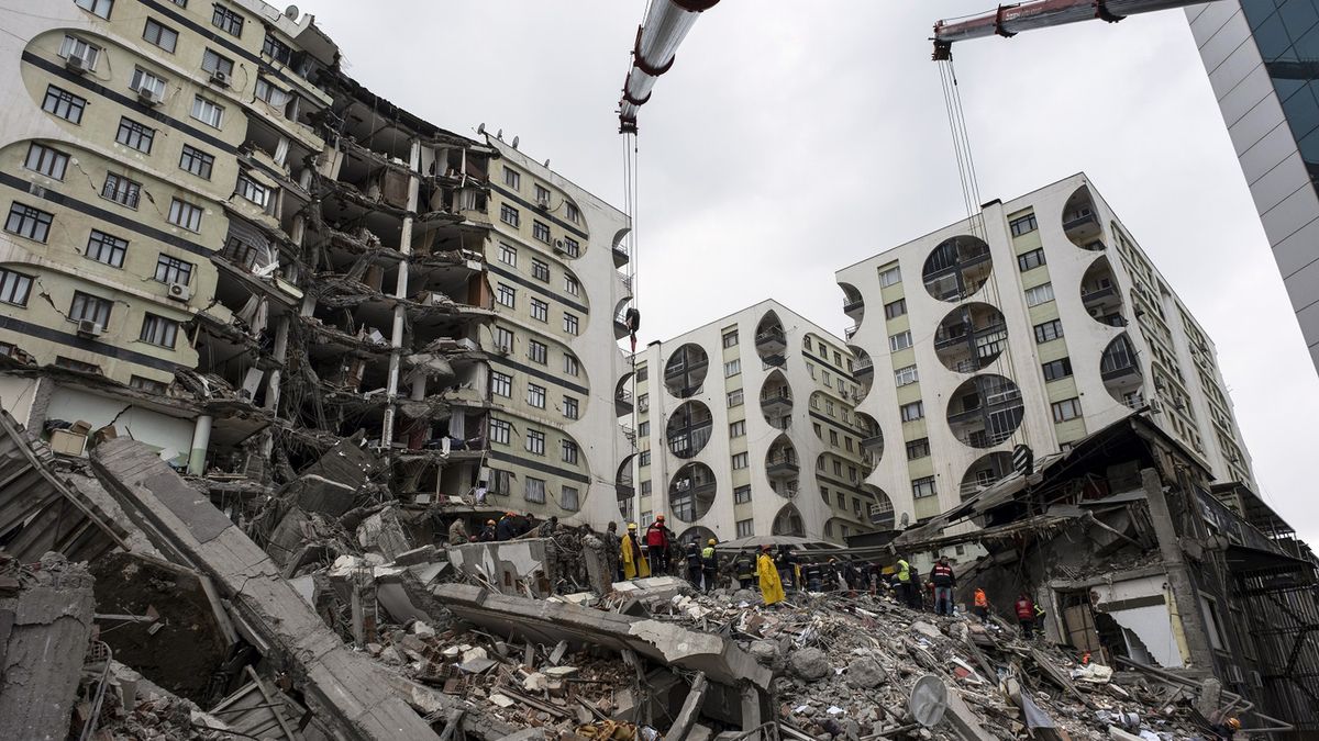 Trzęsienie ziemi w Turcji spowodowało wiele spustoszeń