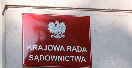 Sędziowie z KRS znaleźli sposób, by zarabiać więcej. Rekordzista o 17,5 tys. zł do przodu