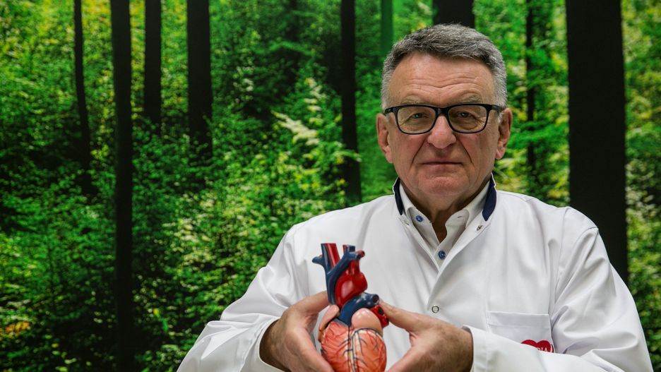 Prof. Sadowski: Postęp, jaki dokonał się w kardiologii i w kardiochirurgii, jest niebywały. Zmierzamy ku temu, by zabiegi były jak najmniej inwazyjne.