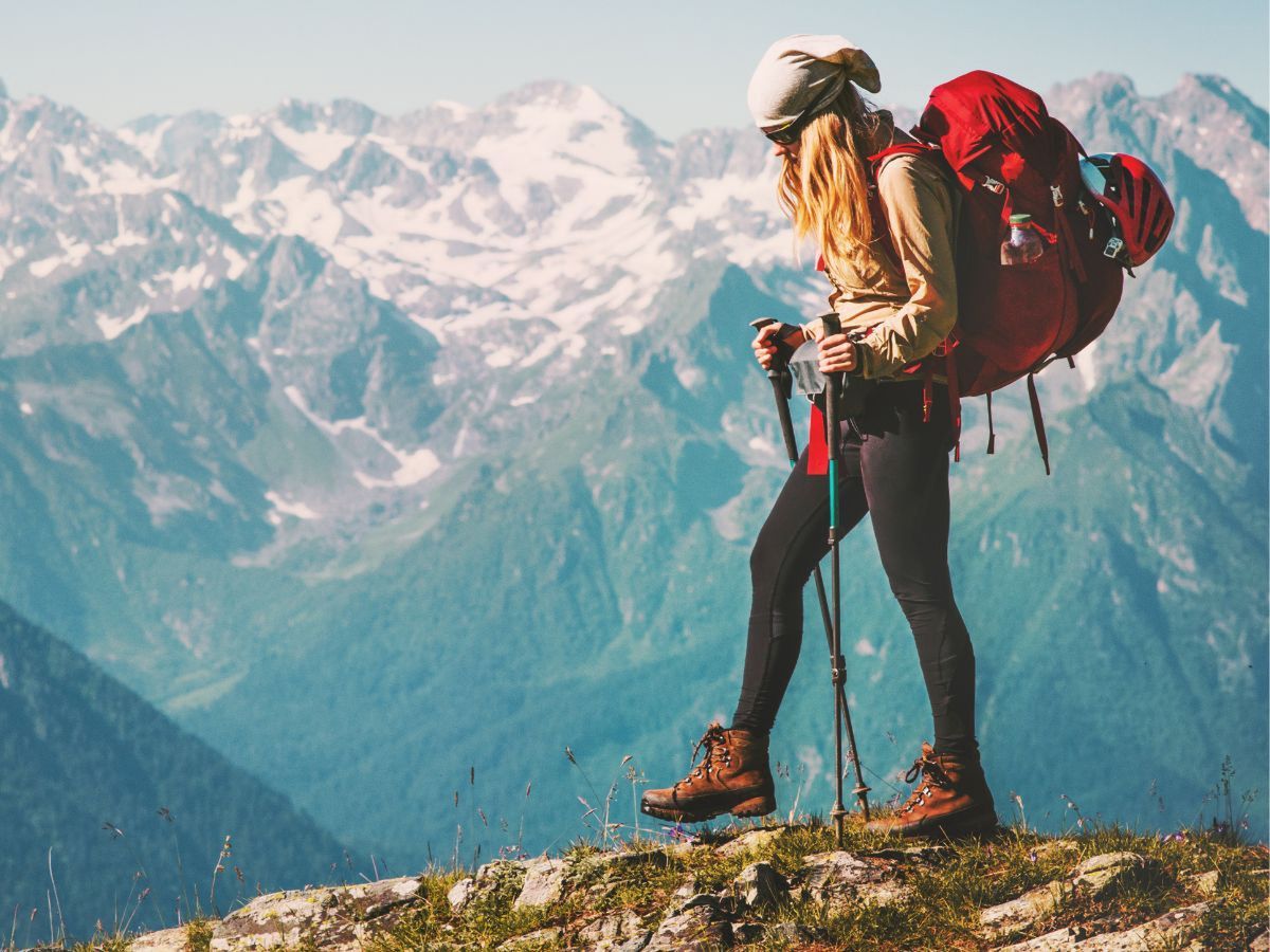 Buty trekkingowe, kurtka i nie tylko. Jak przygotować się na wypad w góry?