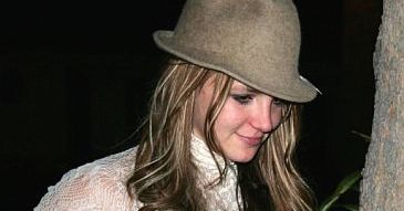 Britney tym razem bez stanika
