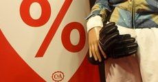 Promocje, karty lojalnościowe i gratisy. Tak naciągają nas sklepy