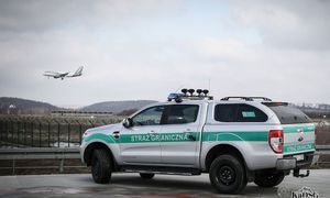 Polak nie wyleciał do Irlandii. Powiedział, co ukrył w zegarku