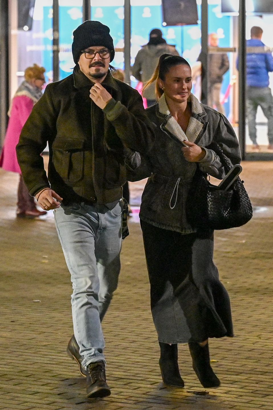 Gwiazdy pospiesznie opuszczają studio "TzG"