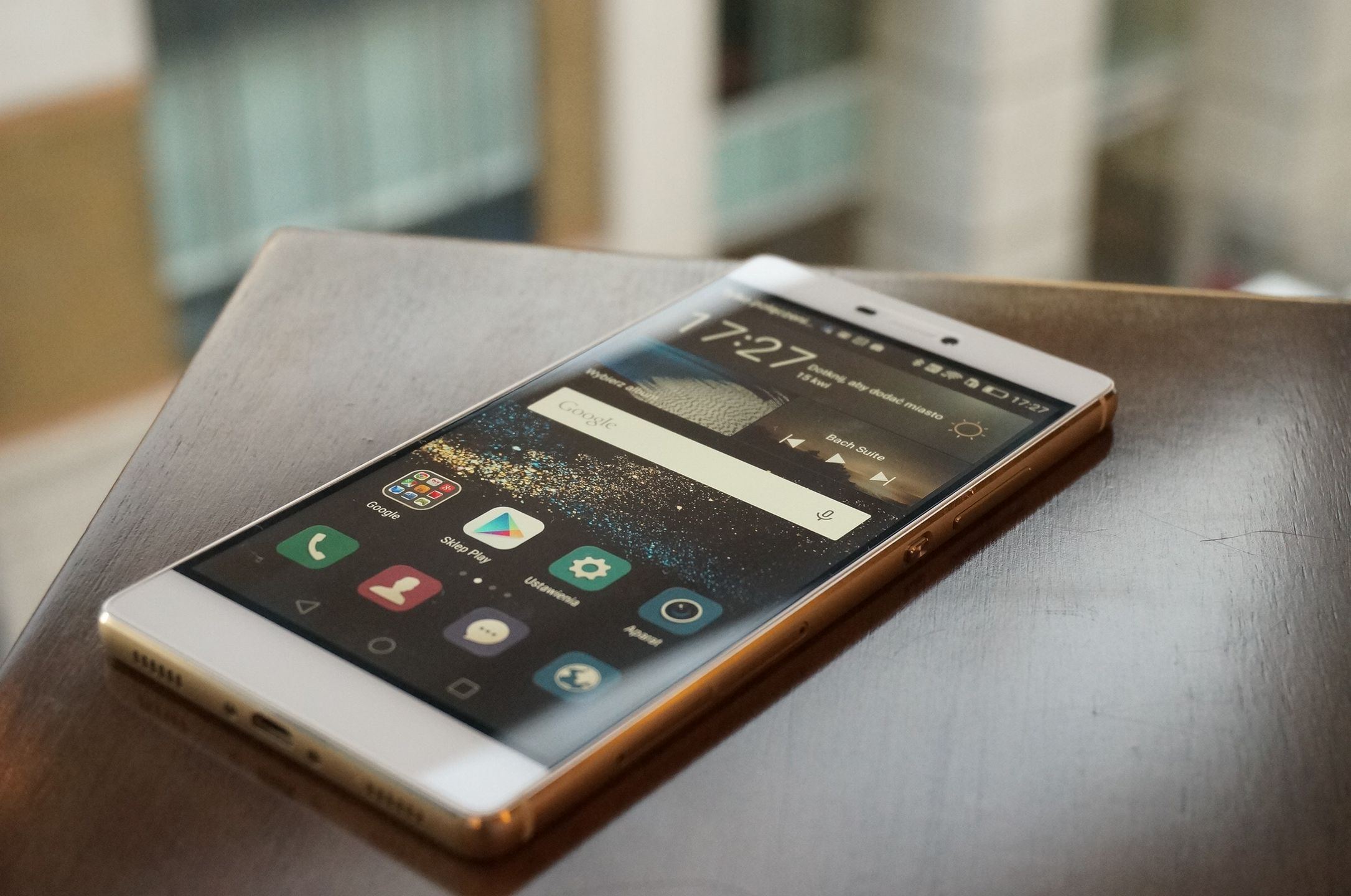 Huawei P8 oraz 6,8-calowy P8max oficjalnie 33