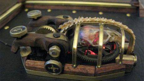 Makabryczna mysz komputerowa 1