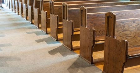 Apostazja. Co to jest? Jak wystąpić z Kościoła?
