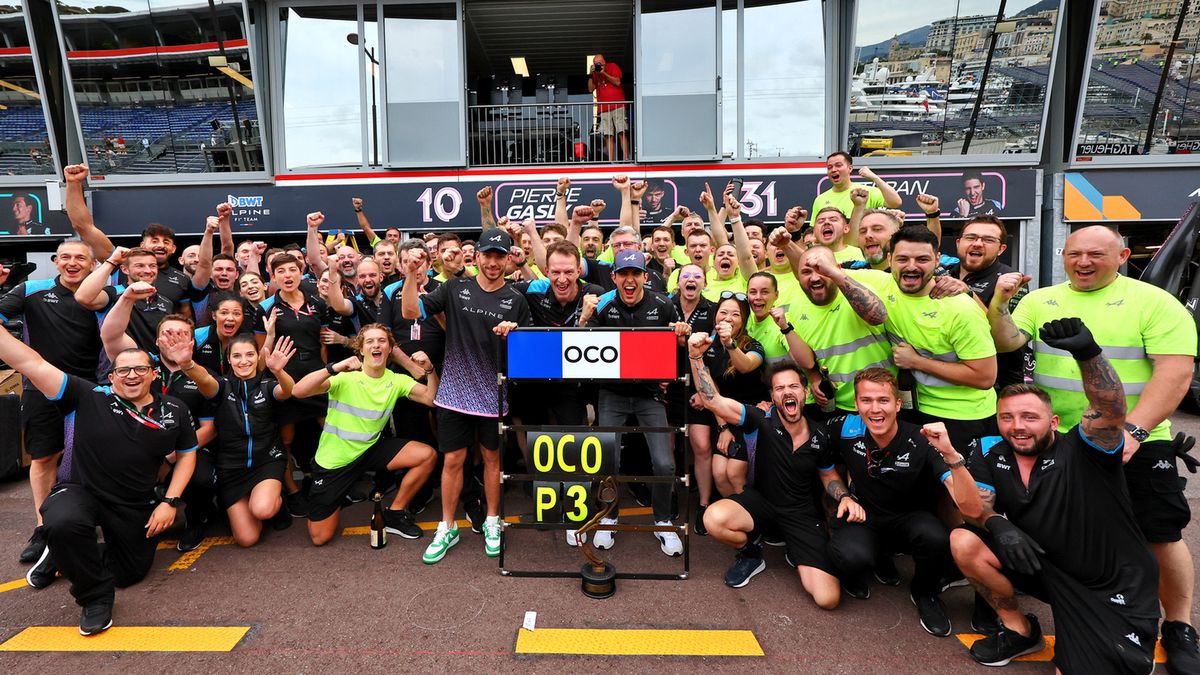 Alpine świętujące sukces w GP Monako