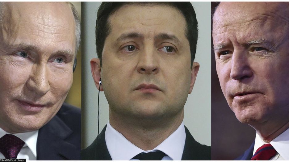 arch49(FILES) This combination of pictures created on January 2, 2022 shows Russia's President Vladimir Putin at the Kremlin in Moscu on March 1, 2018, Ukrainian President Volodymyr Zelensky in Kiev on December 8, 2021 and US President Joe Biden in Wilmington, Delaware on January 15, 2021. - US President Joe Biden and his Ukrainian counterpart Volodymyr Zelensky are due to speak by phone on January 2, 2022, amid growing fears that a Russian military buildup near the border with its pro-Western neighbor heralds an invasion. The show of US support for Ukraine comes days after Biden warned Russian President Vladimir Putin of severe consequences if Moscow invades the former Soviet country. (Photo by AFP)ANGELA WEISS