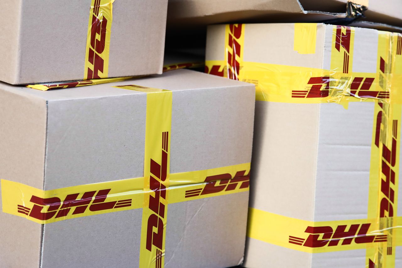 Uwaga na fałszywe maile od  "DHL Parcel",  fot. Getty Images