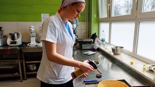 Białystok: Sernik czy mazurek? Uczniowie Zespołu Szkół Gastronomicznych wzięli udział w słodkiej rywalizacji