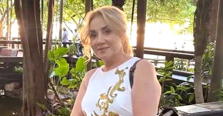 Danuta Martyniuk kontynuuje eksplorowanie Australii, pozując z krokodylem. Fotką pochwalił się... Daniel Martyniuk