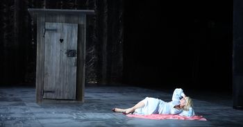 Kraków: Ponura historia zapakowana w złoty papierek trzynastozgłoskowca. "Pan Tadeusz" w Teatrze Słowackiego