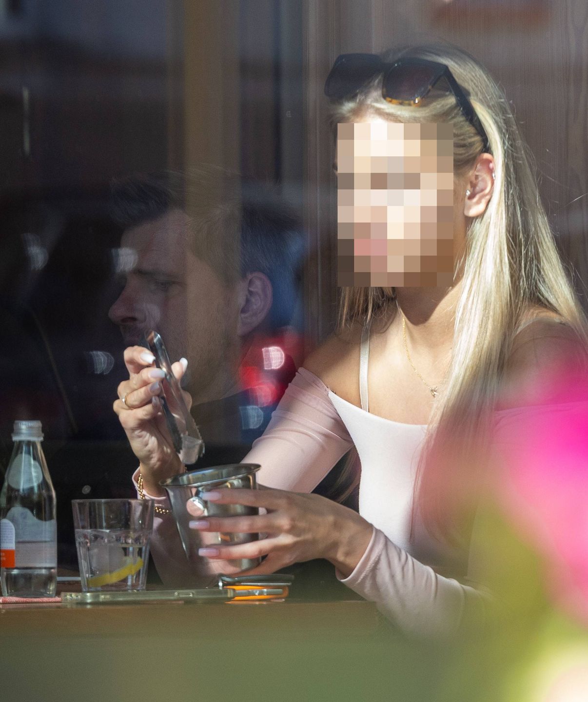 Filip Chajzer przyłapany na mieście z 20-letnią narzeczoną