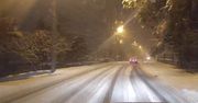Włocławek: Opady śniegu paraliżują drogi. Utrudnienia, korki, kolizje. Ciężarówka i autobus w rowach