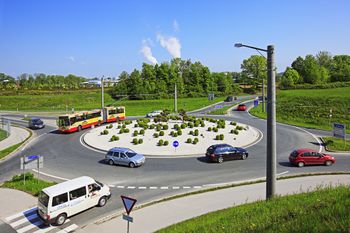 Zakonnica kierowała ruchem. Zaskakujące nagranie z Rzymu