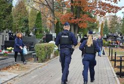 Polacy ruszyli. Spory ruch na warszawskich cmentarzach