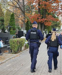 Polacy ruszyli. Spory ruch na warszawskich cmentarzach