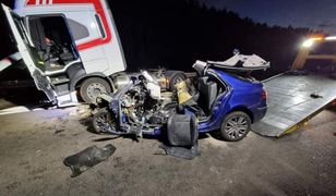 Z auta zostały strzępy. Nie żyją dwie młode osoby